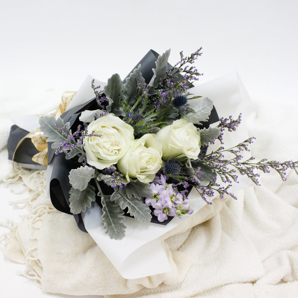 HKSBSW0013 - Arctic Whites - Flower Bouquet
